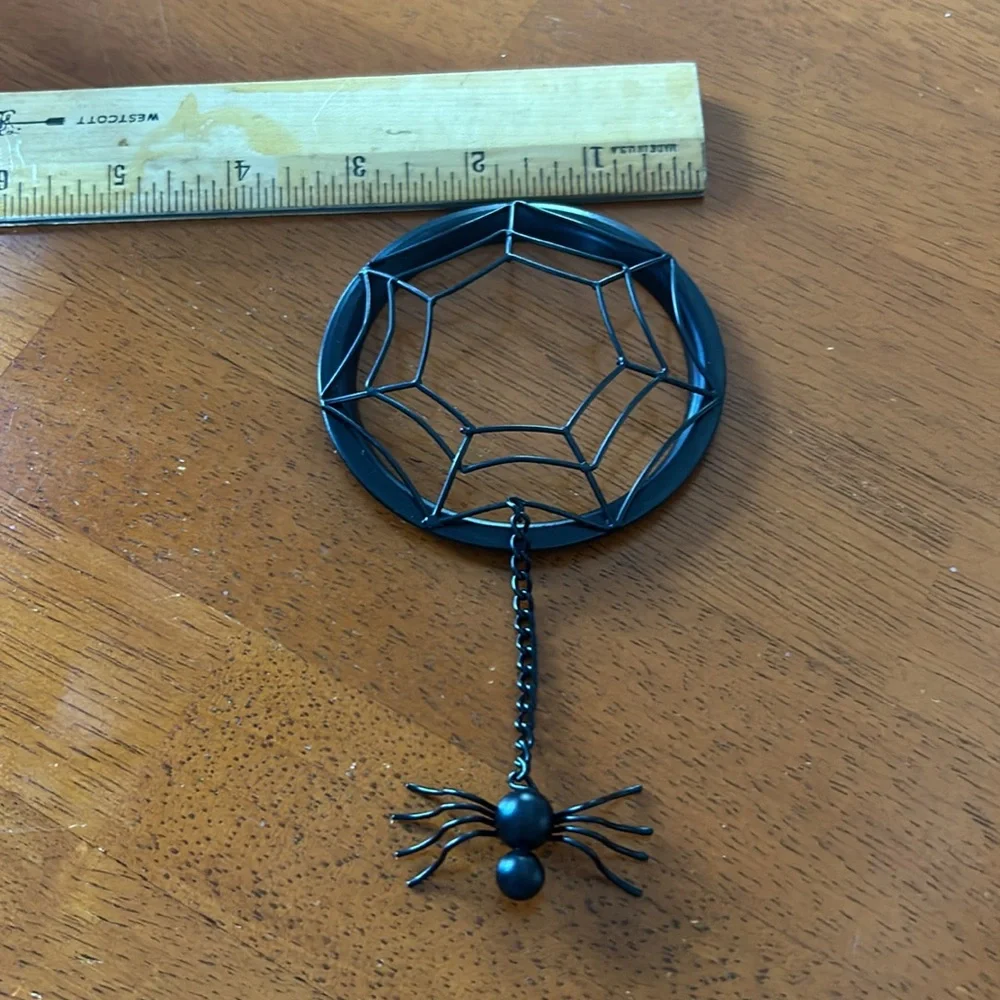 Yankee Candle Halloween Illuma-lid Metal Topper Spider Web -Hanging Spider chain - Picture 3 of 6